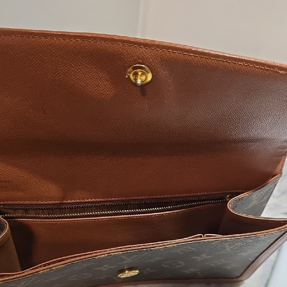 Louis Vuitton Monogram Clutch in Brown and Tan - Picture 6 of 16